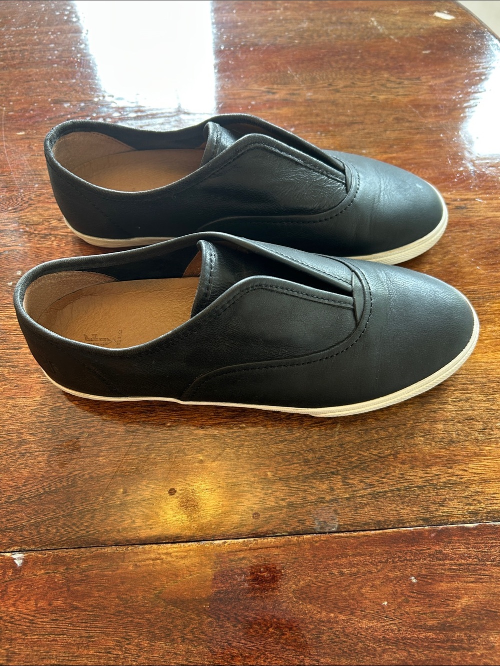 Black Frye Slip-On Leather Sneakers Size 7 Like New - Picture 2 of 8
